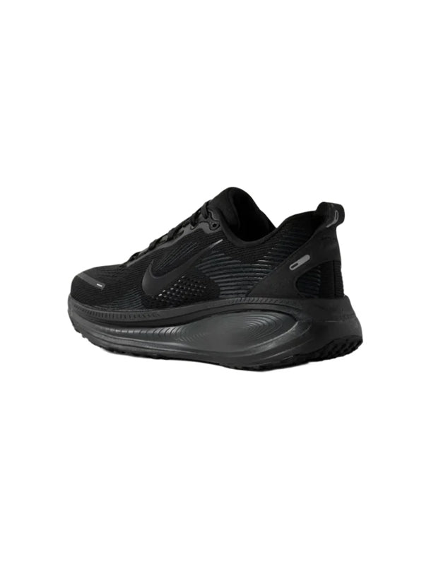 Nike vomero 18 full balck