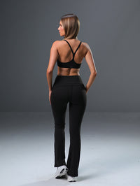 Set Super-High-Rise Flared Pant with Flow y Bras