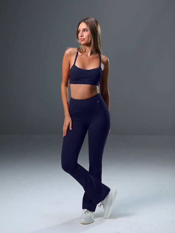 Set Super-High-Rise Flared Pant with Flow y Bras
