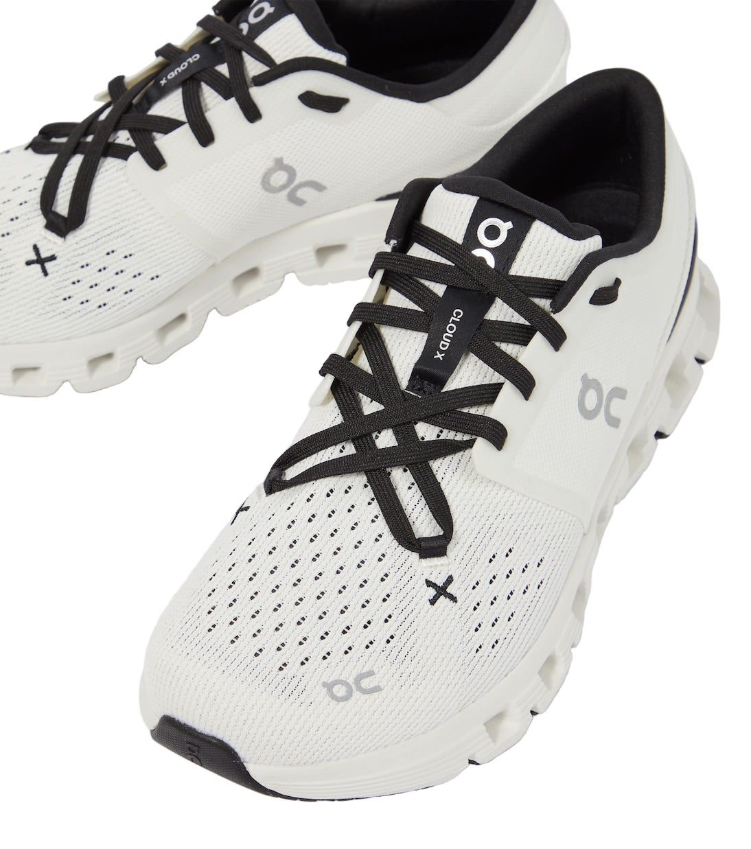 Cloud x4 white black