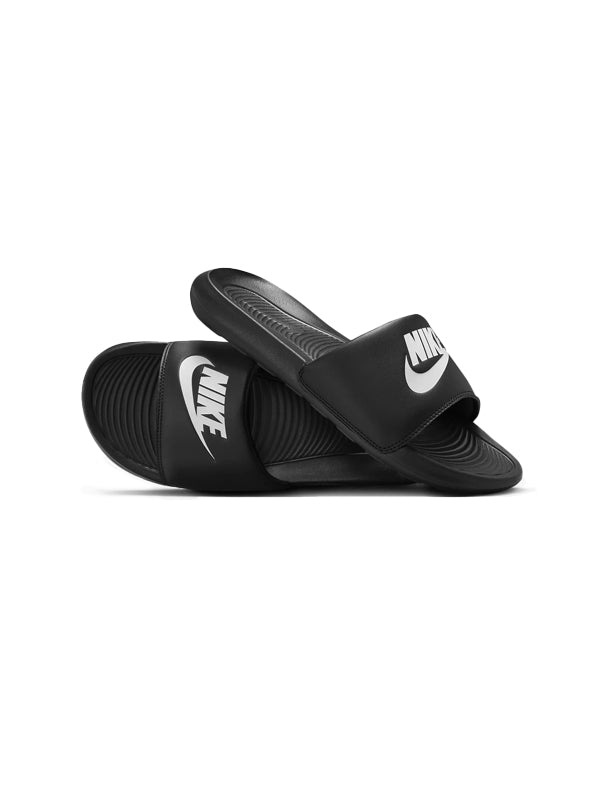 Nike Victori One black and white